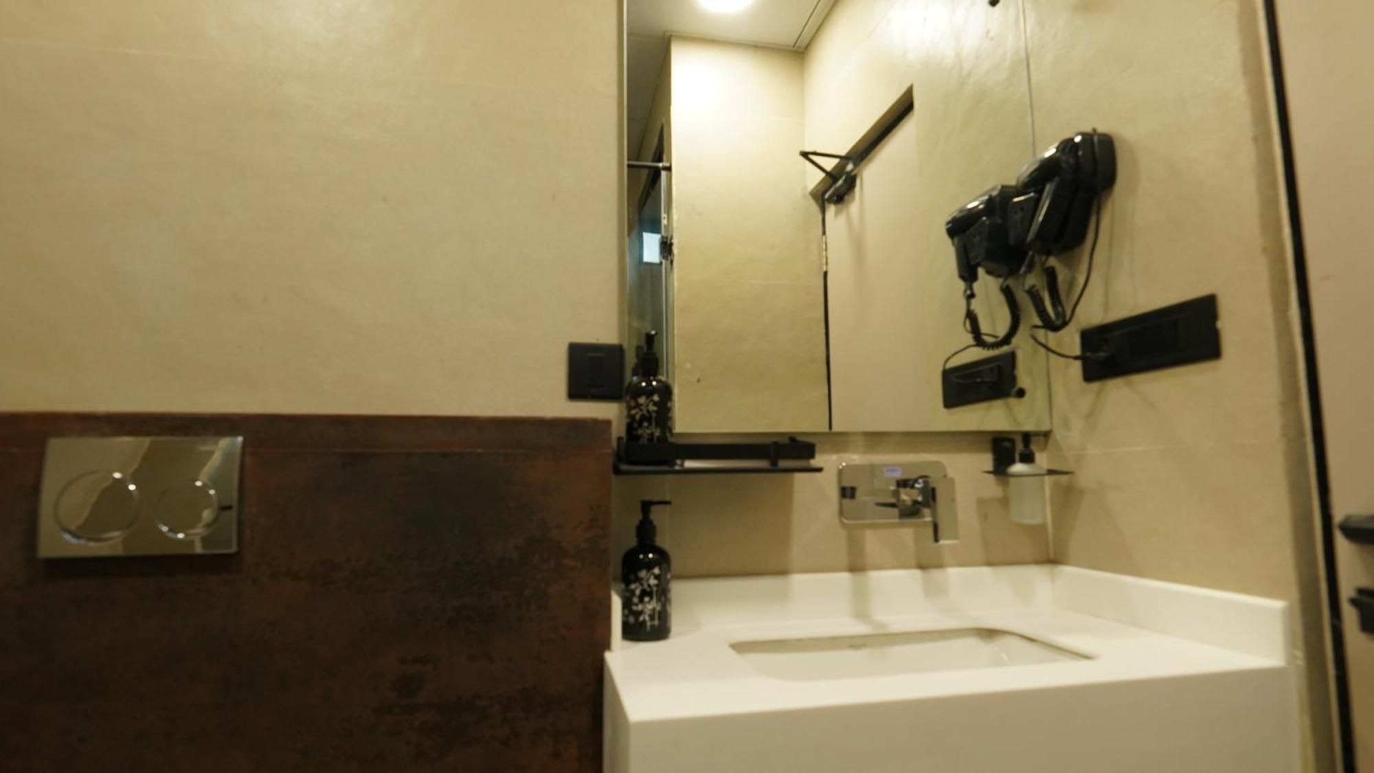 Aquila Grand Suites - Noida Sector 136 Bagian luar foto