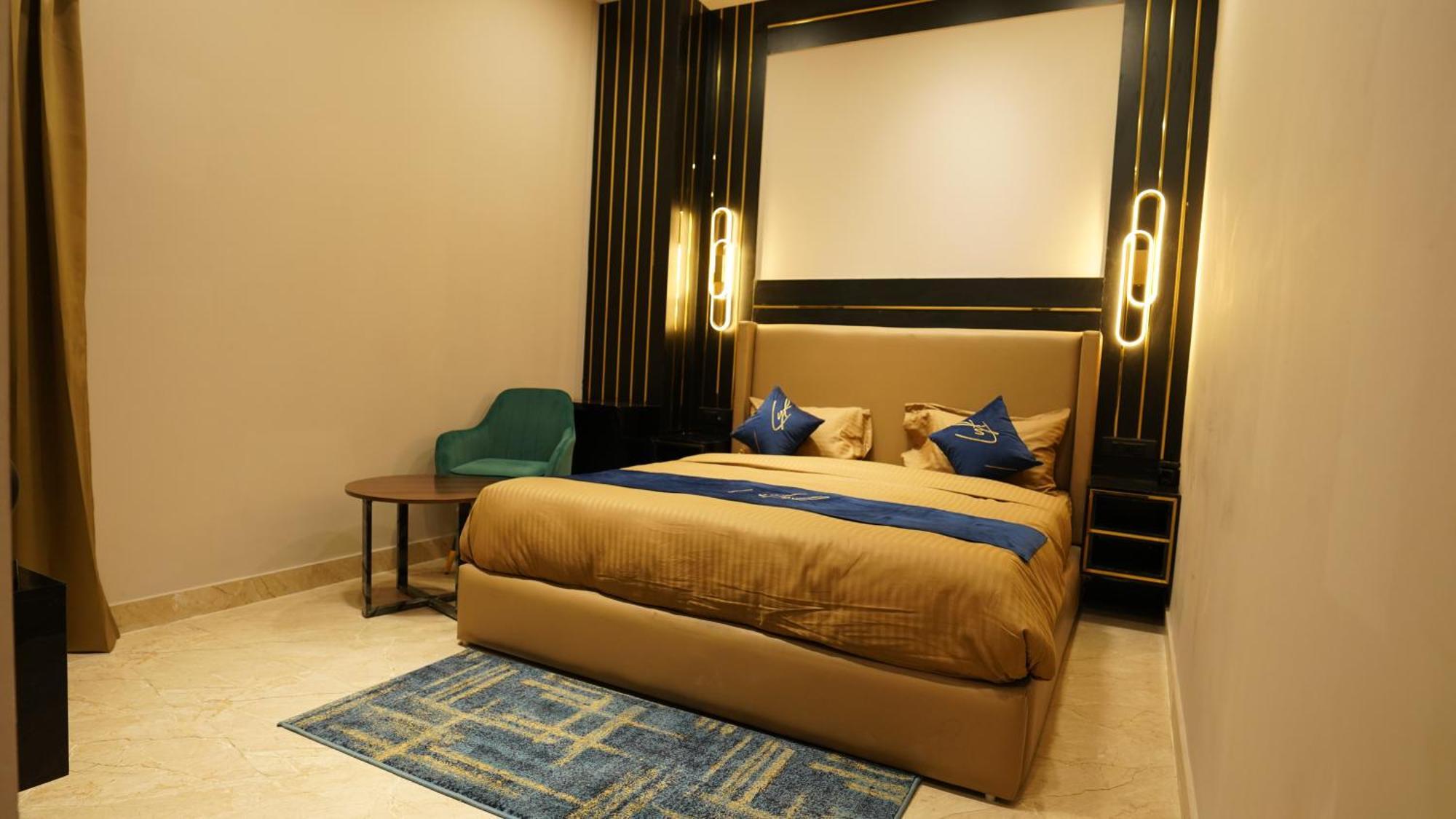Aquila Grand Suites - Noida Sector 136 Bagian luar foto