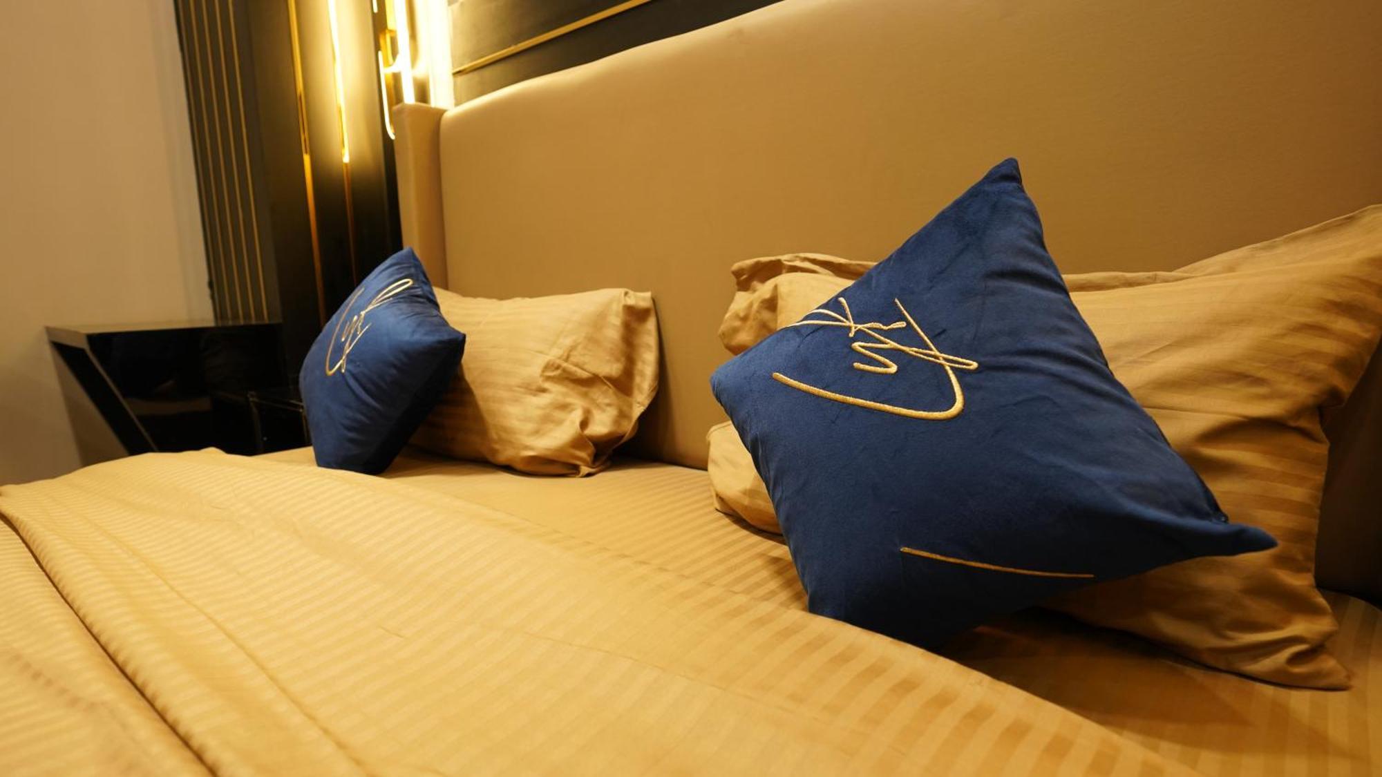 Aquila Grand Suites - Noida Sector 136 Bagian luar foto