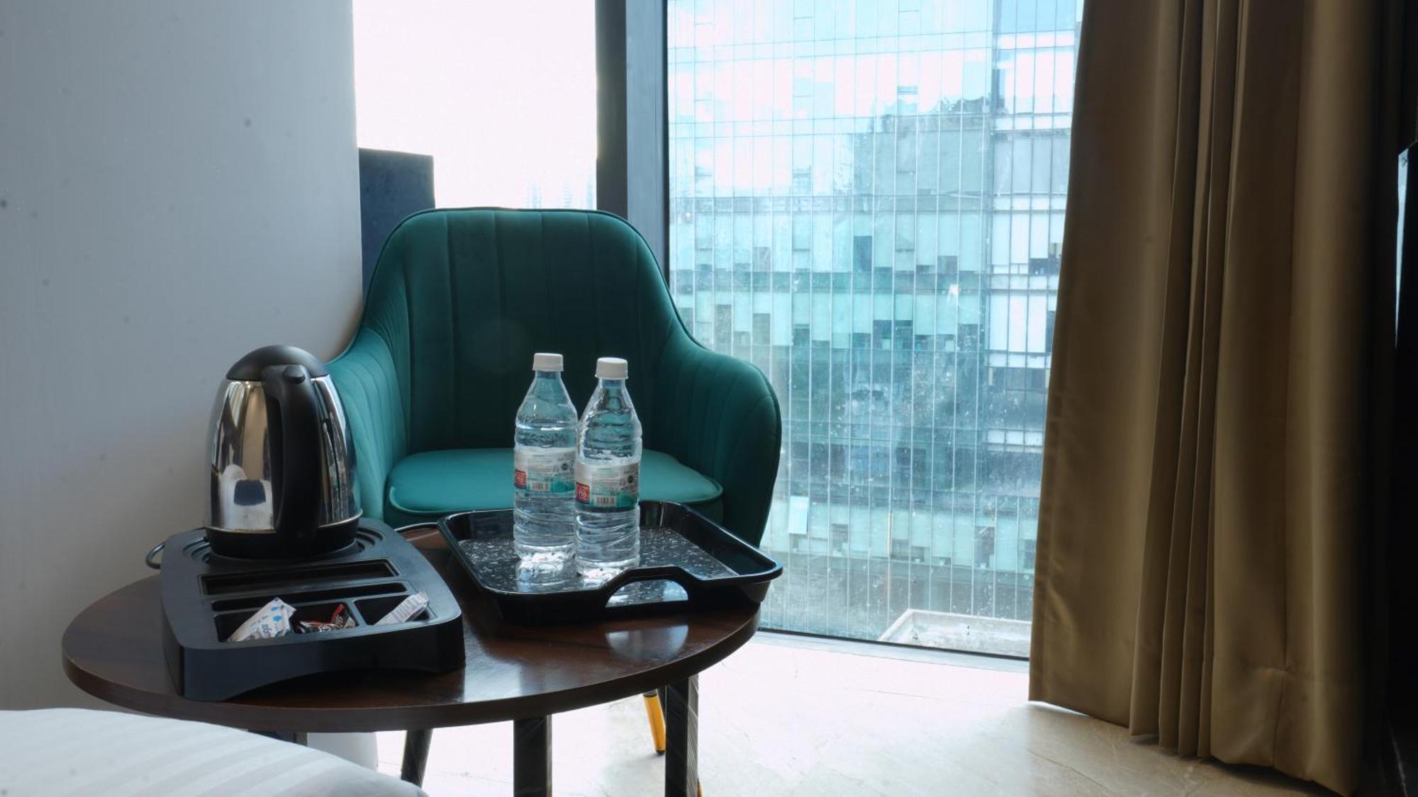 Aquila Grand Suites - Noida Sector 136 Bagian luar foto